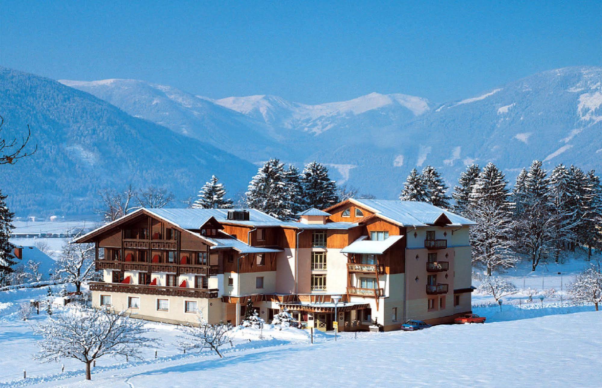 Hotel Laurenzhof Lendorf Exterior foto